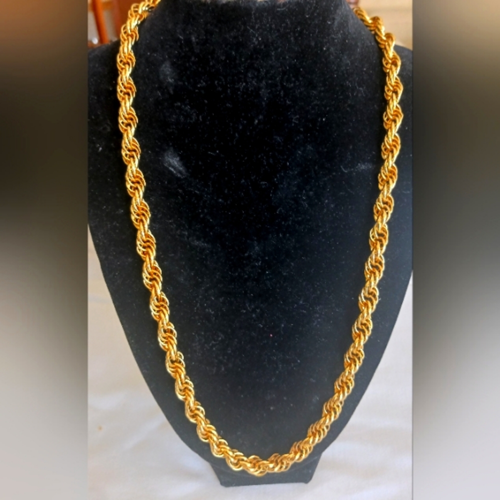 Beautiful Gold plated rope chain necklace 22 inches